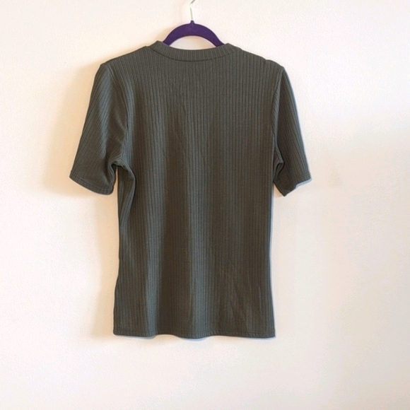 Mock Neck Ribbed Shirt - Picture 3 of 4